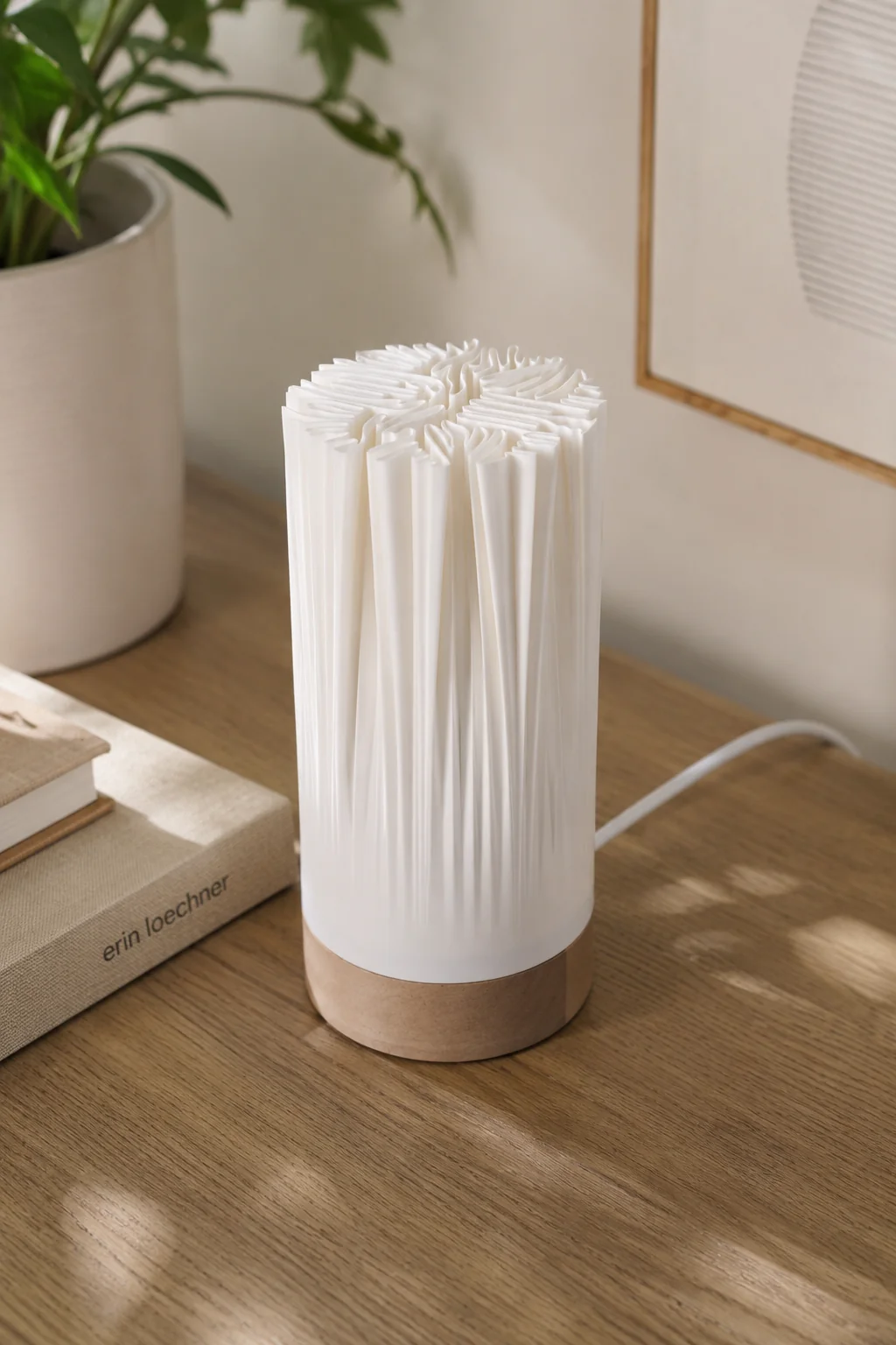 Origanis apagada sobre mesa de madera